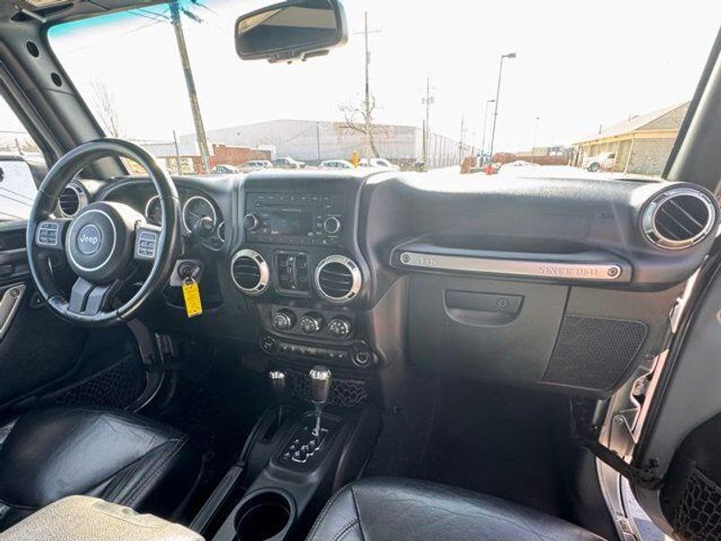 Used 2016 Jeep Wrangler Unlimited SaharaImage 13