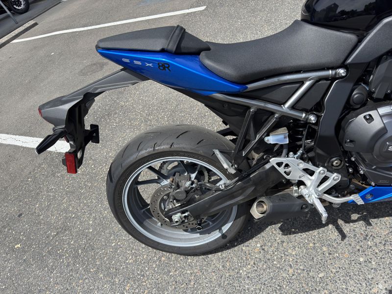 2024 Suzuki GSX-8R - METALLIC TRON BLUE 