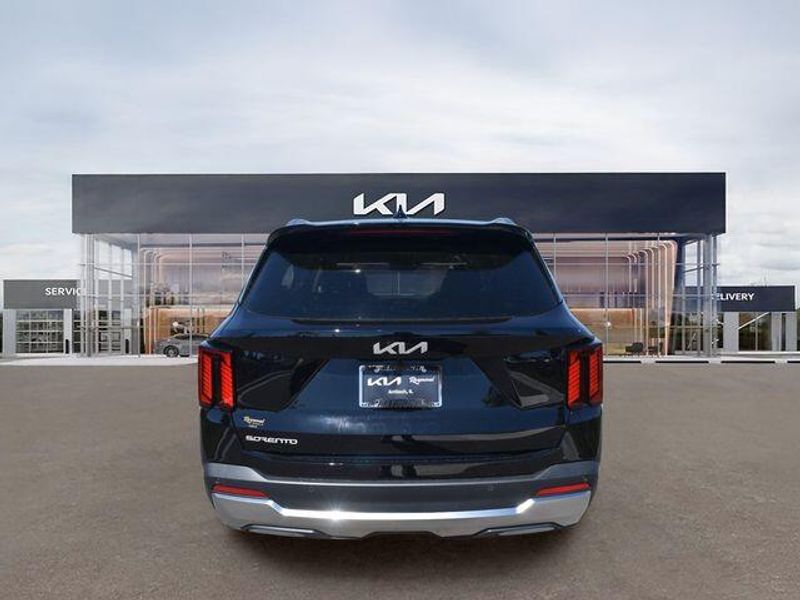 New 2026 Kia Sorento SXImage 5