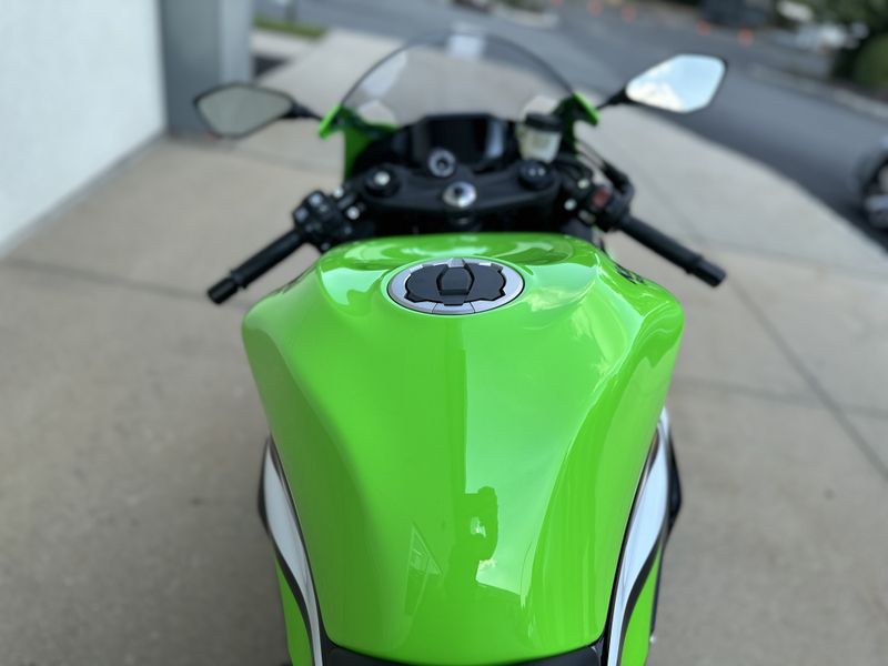 2025 Kawasaki Ninja ZX6R KRT Edition ABSImage 6