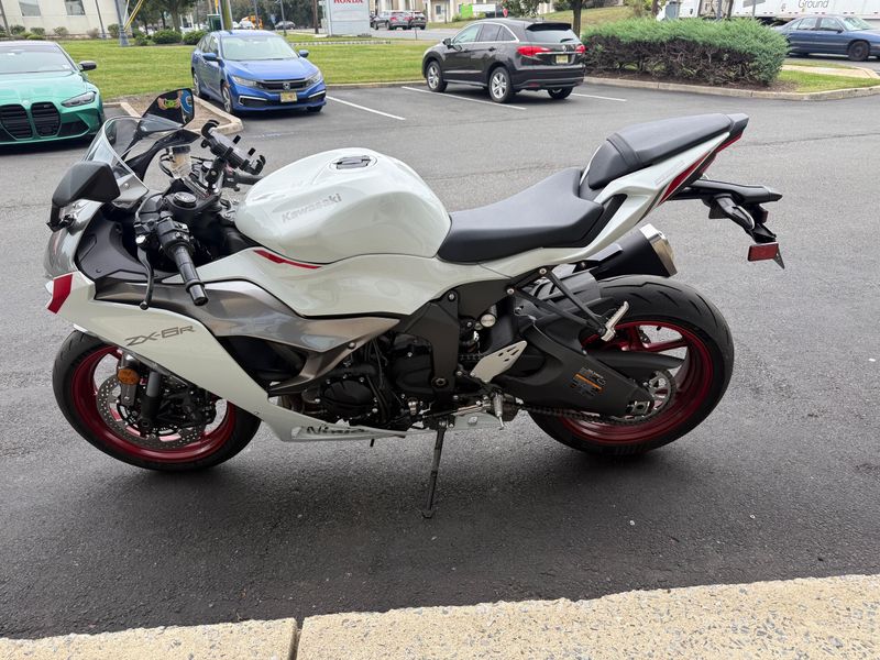 2025 Kawasaki Ninja ZX6R ABS KRT EditionImage 2