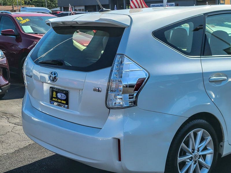 2012 Toyota Prius V Two photo 7