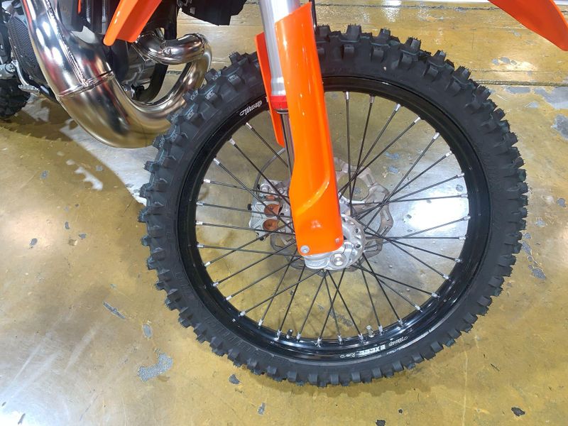 2025 KTM 300 SX Image 14