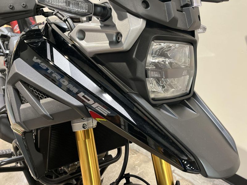New 2024 Suzuki V-STROM 1050DE Image 12