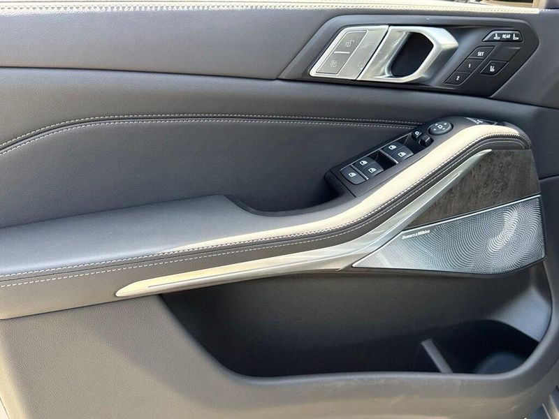 New 2027 BMW X7 xDrive40iImage 15