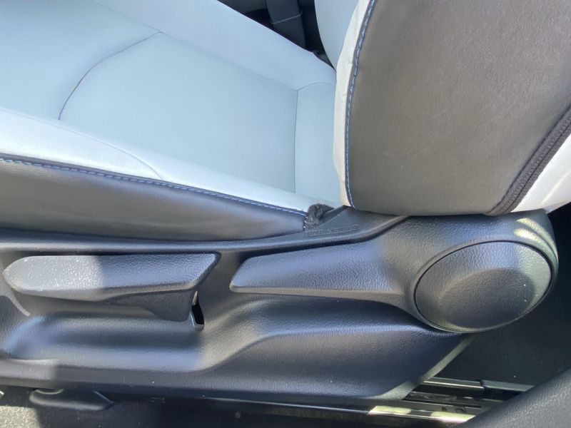 2016 Toyota Prius Three TouringImage 18