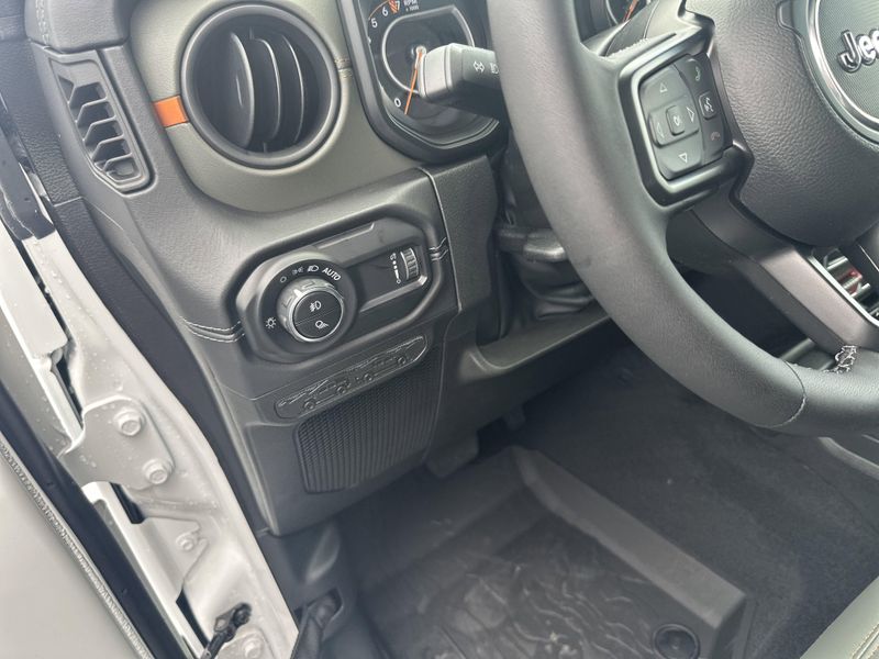 2025 Jeep Gladiator Mojave X 4x4Image 26