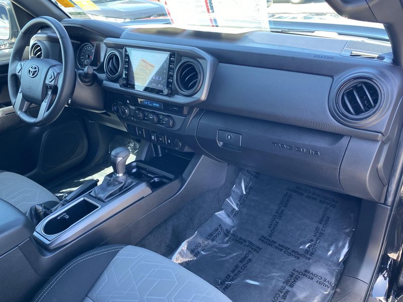Used 2023 Toyota Tacoma TRD Off-RoadImage 9