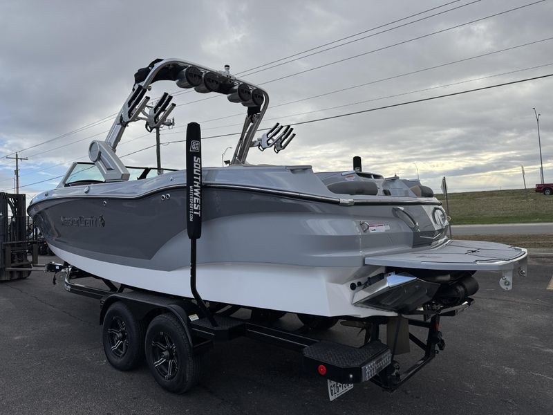 2023 MASTERCRAFT X24 Image 9