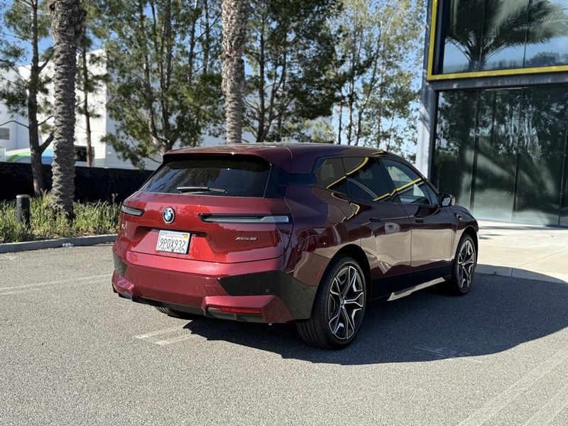 2025 BMW iX xDrive50Image 6