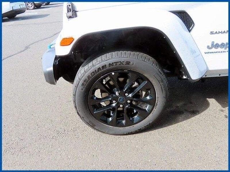 2024 Jeep Wrangler Sahara 4xe photo 4