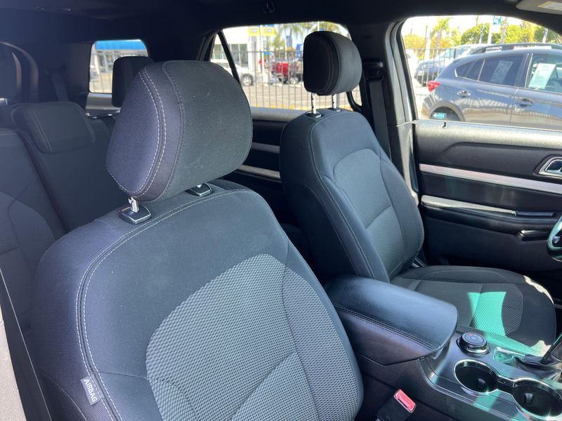 2016 Ford Explorer XLTImage 28