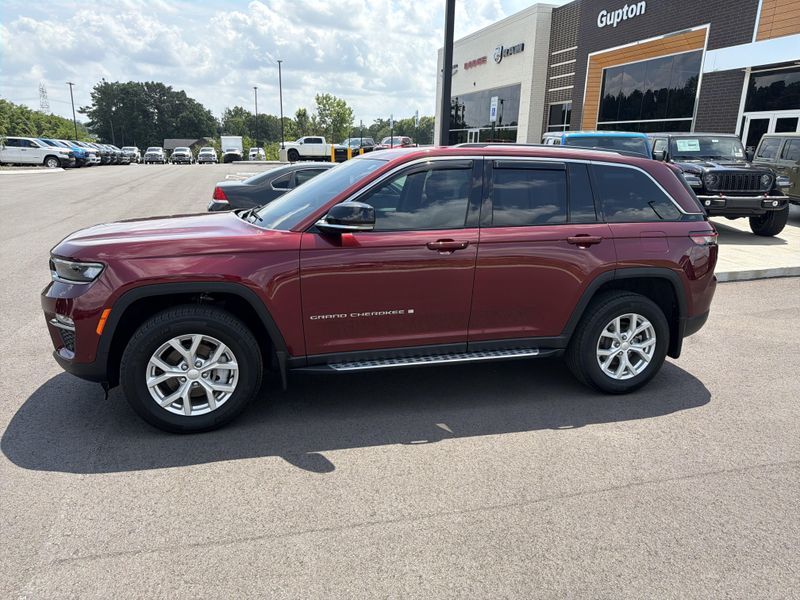 Used 2023 Jeep Grand Cherokee LimitedImage 21