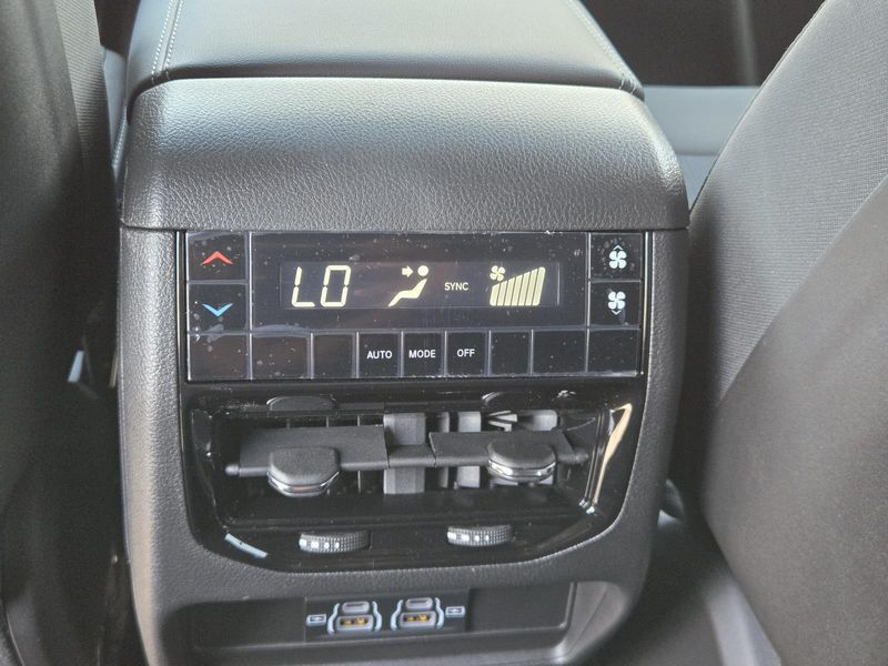 New 2026 Jeep Grand Cherokee L Laredo 4x2