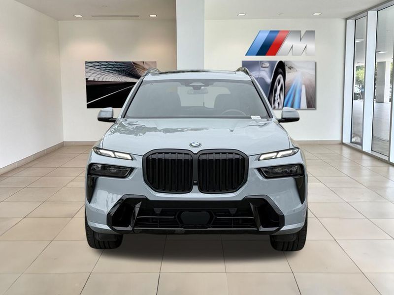 2023 BMW X7 xDrive40iImage 3