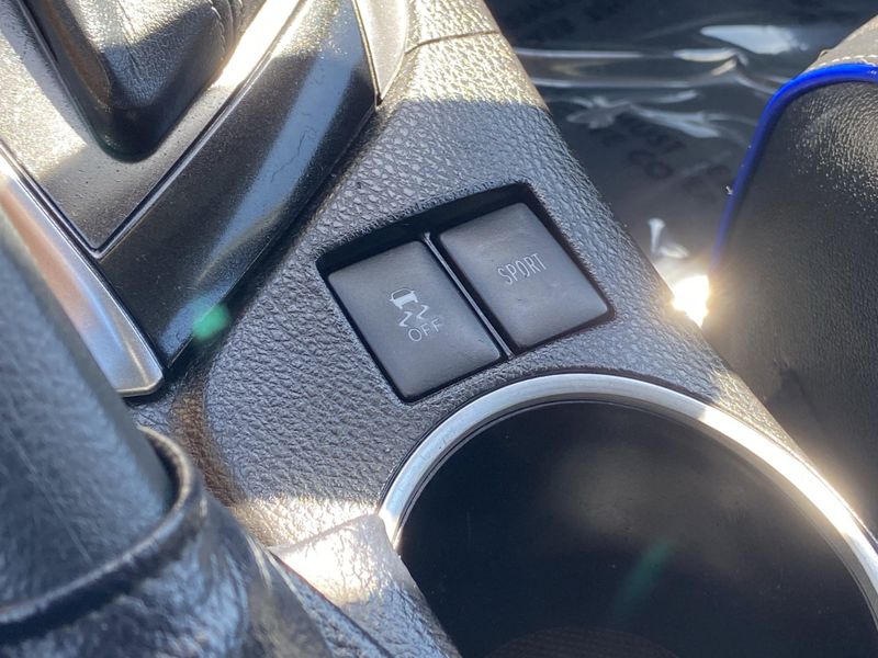 Used 2018 Toyota Corolla SEImage 23