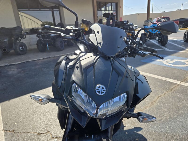 2021 Kawasaki Z H2 Base Image 12