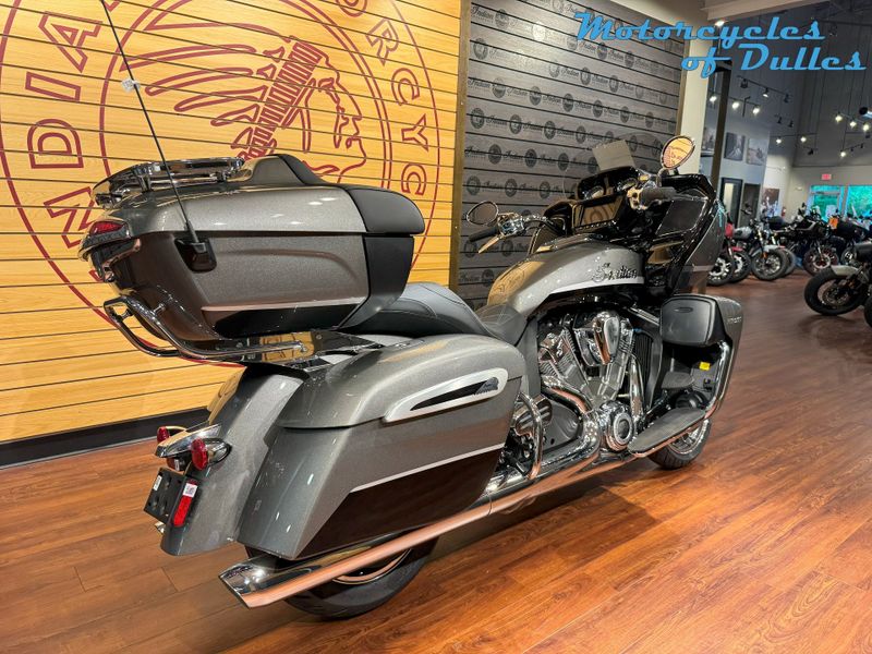 2024 Indian Motorcycle Pursuit Limited Image 6