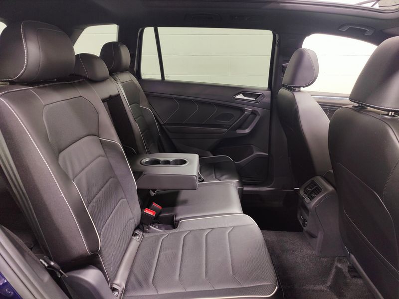 Used 2024 Volkswagen Tiguan AWD SEL R-Line w/Sunroof/NavImage 21