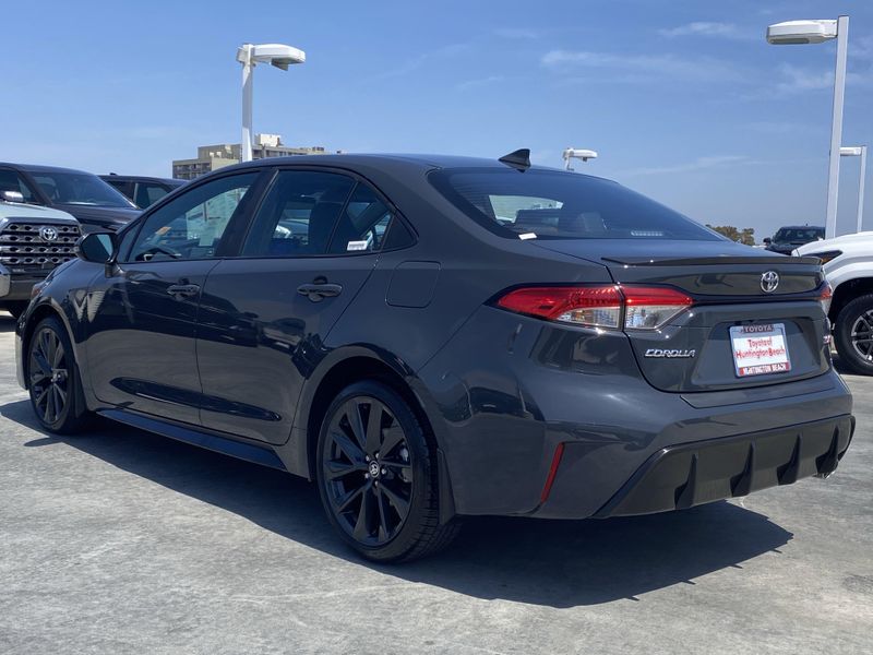 Used 2025 Toyota Corolla SEImage 6