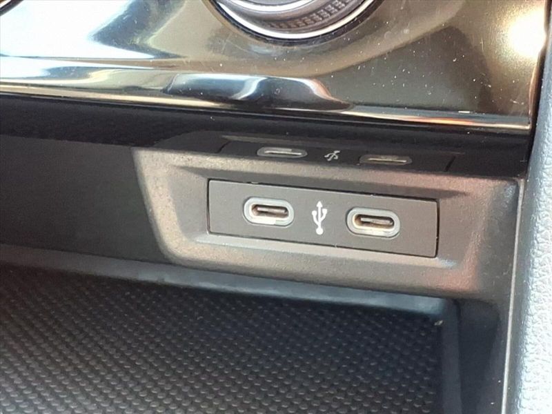 2024 Volkswagen Jetta SE photo 6