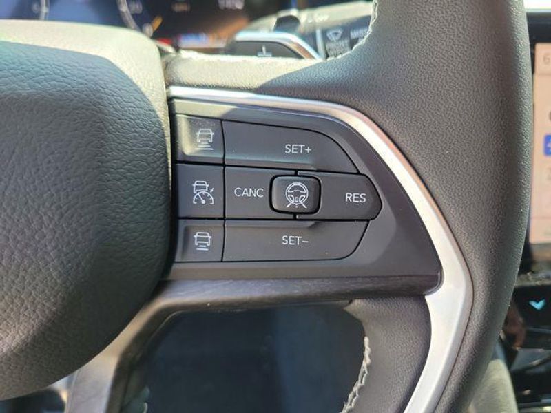 New 2026 Jeep Grand Cherokee L Limited 4x2
