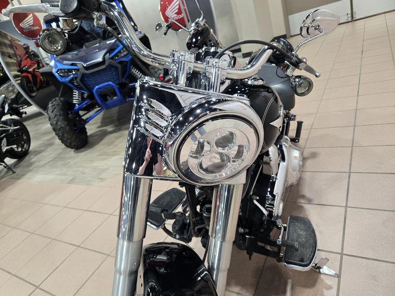 2016 HARLEY SOFTAIL FATBOY BLACK Image 15
