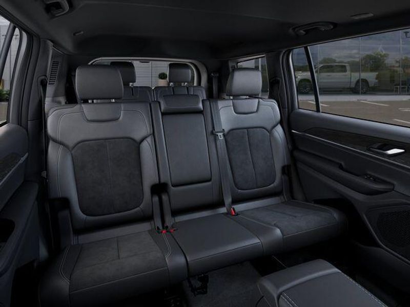 New 2026 Jeep Grand Cherokee L Laredo Altitude 4x4Image 15