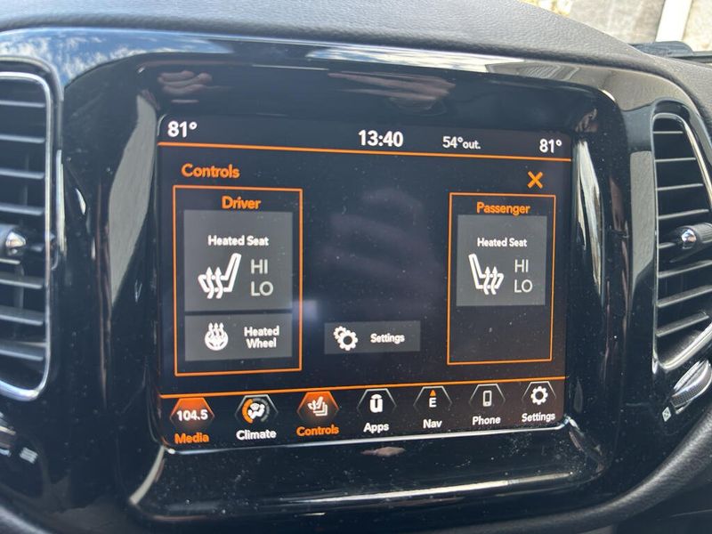 Used 2018 Jeep Compass LimitedImage 12