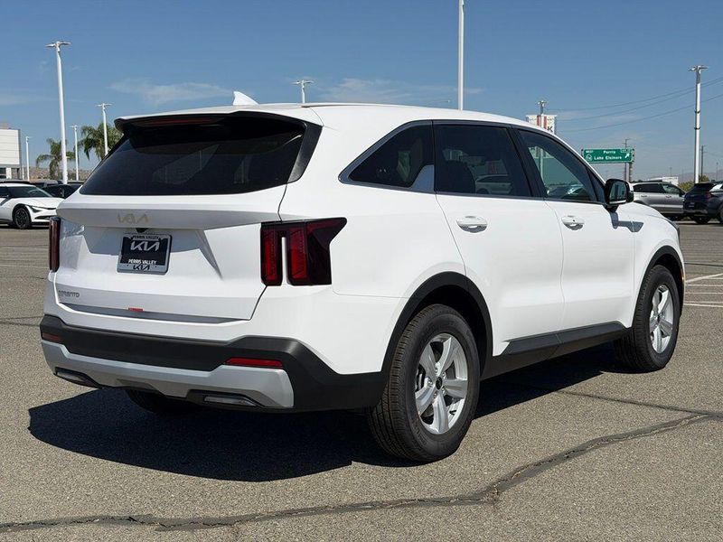 New 2026 Kia Sorento LXImage 7