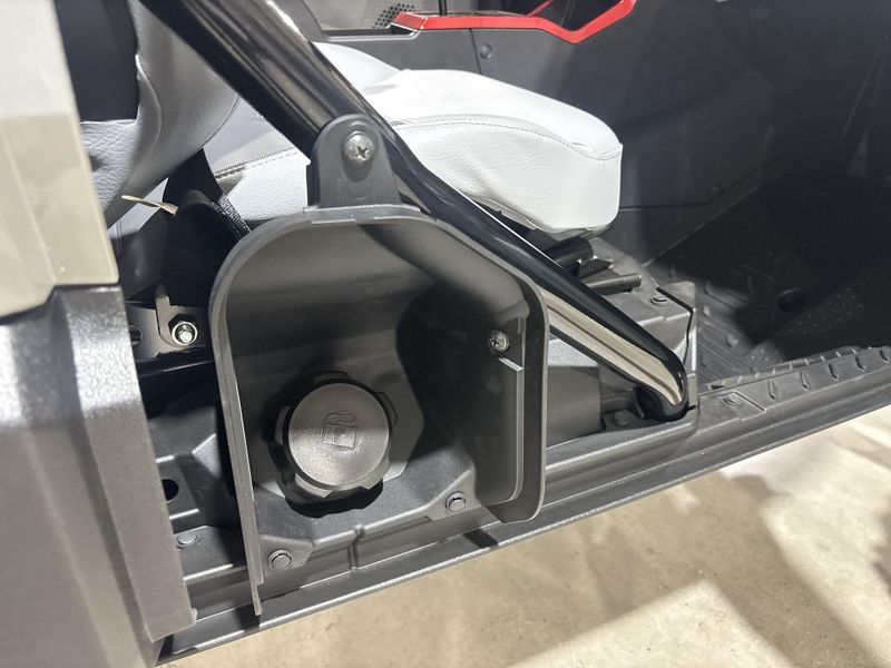 New 2026 Kawasaki TERYX5 H2 DELUXE ES Image 17