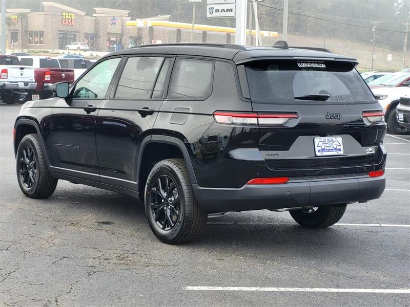 2025 Jeep Grand Cherokee Altitude X 4x4Image 4