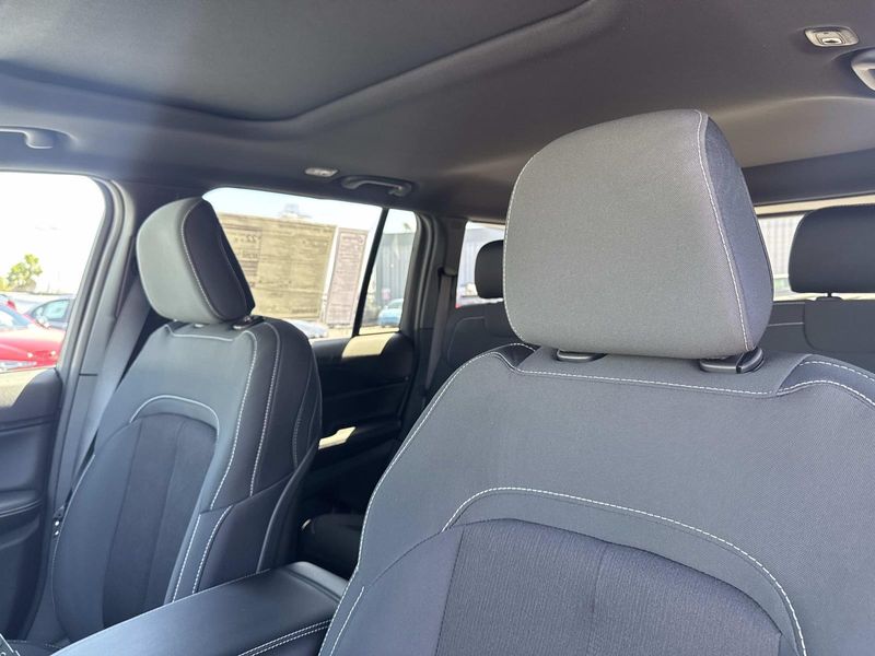 New 2026 Jeep Grand Cherokee Laredo X 4x2