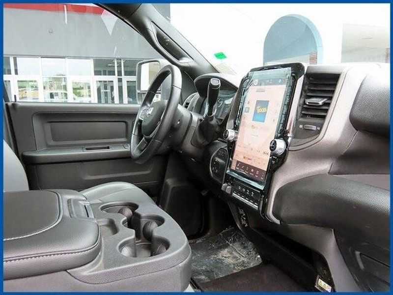 2025 RAM 3500 TradesmanImage 10