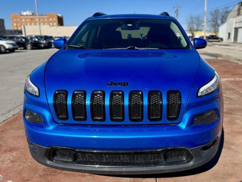 2018 Jeep Cherokee LatitudeImage 2