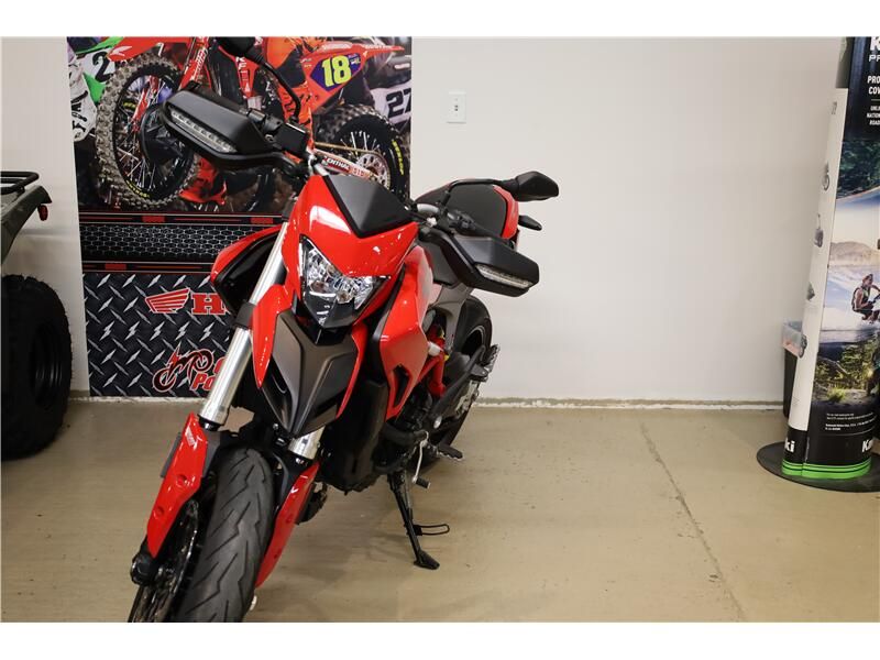Used 2018 Ducati HYPERMOTARD 939 Image 3