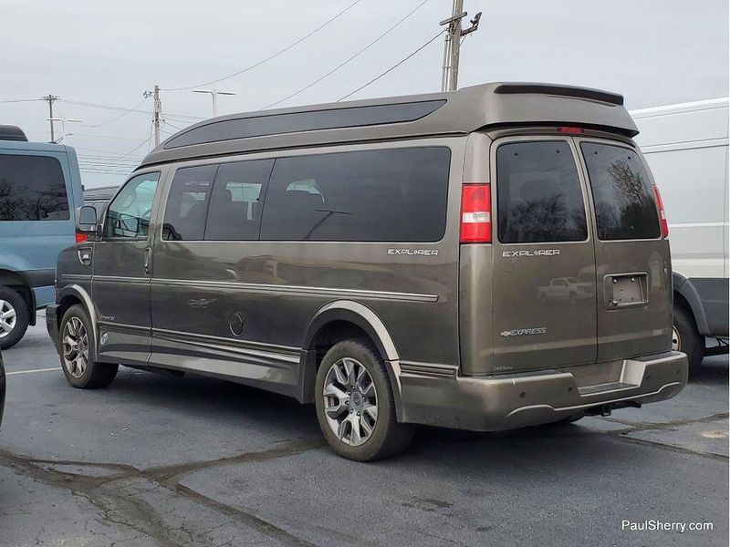 2023 Chevrolet Express Cargo Image 2