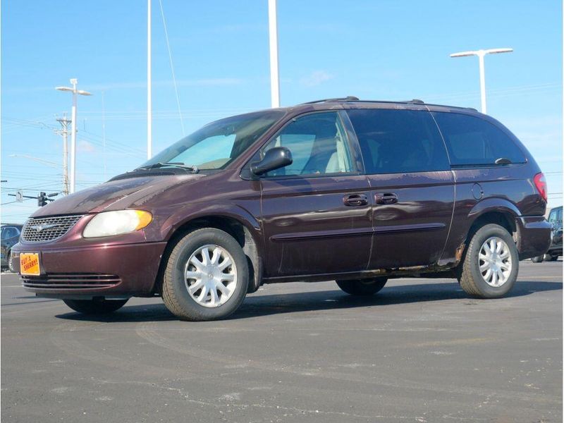 2003 Chrysler Town & Country LXImage 8