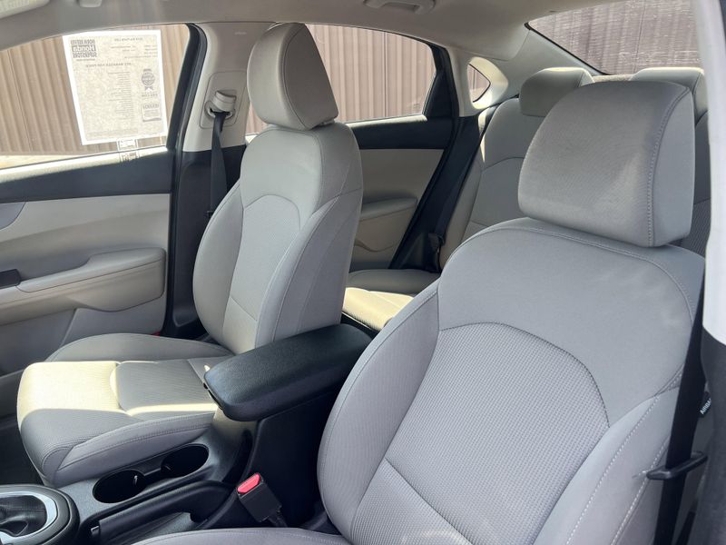 Used 2019 Kia Forte LXSImage 7