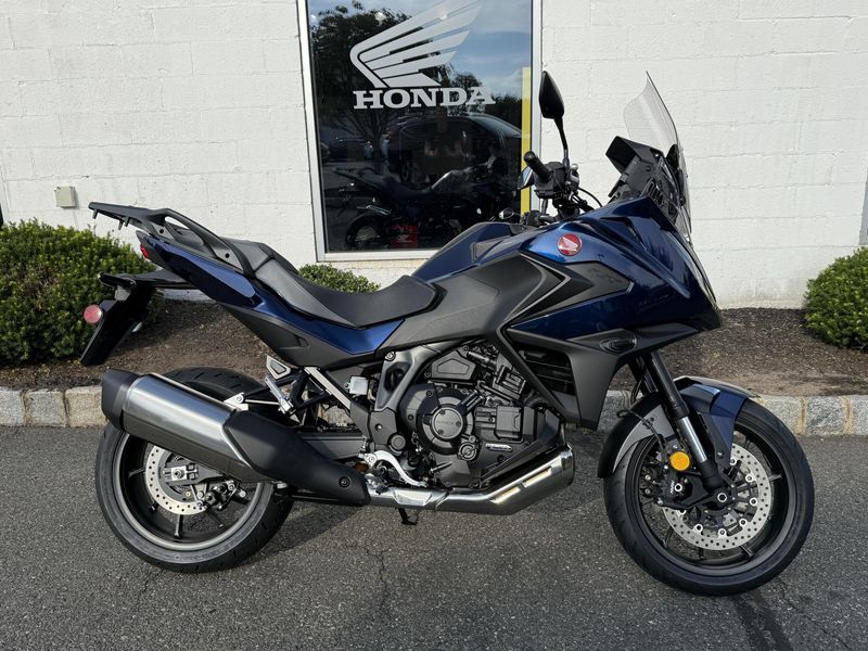 2025 Honda NT1100 DCTImage 1
