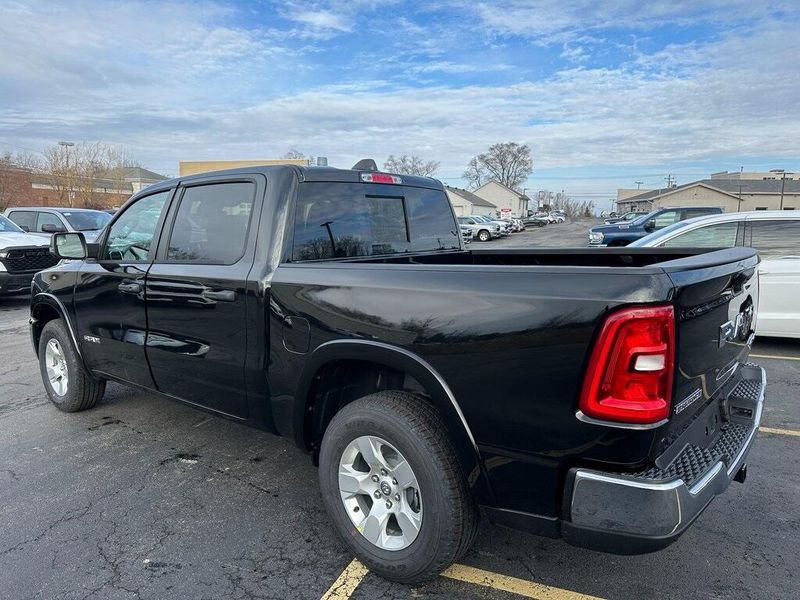 2025 RAM 1500 Big Horn Crew Cab 4x4 5