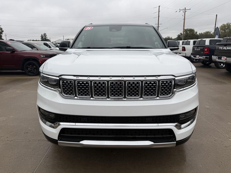 2025 Jeep Grand Wagoneer Image 39