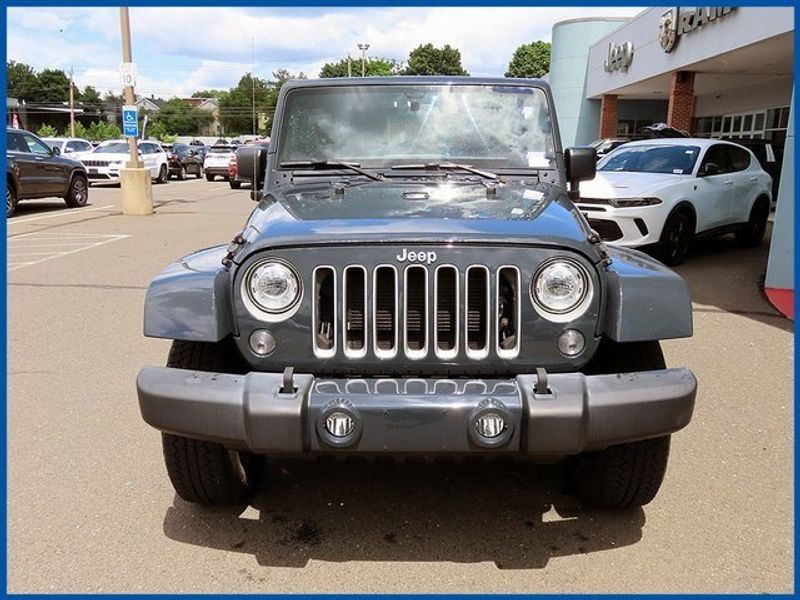 2017 Jeep Wrangler Unlimited SaharaImage 3