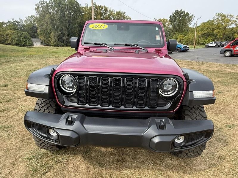 2024 Jeep Wrangler Willys photo 8