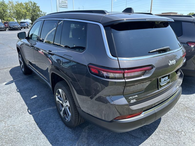 New 2025 Jeep Grand Cherokee L Limited 4x4Image 9