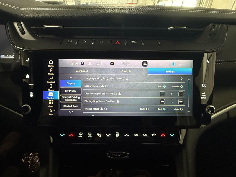 New 2026 Jeep Grand Cherokee L Limited 4x4Image 38