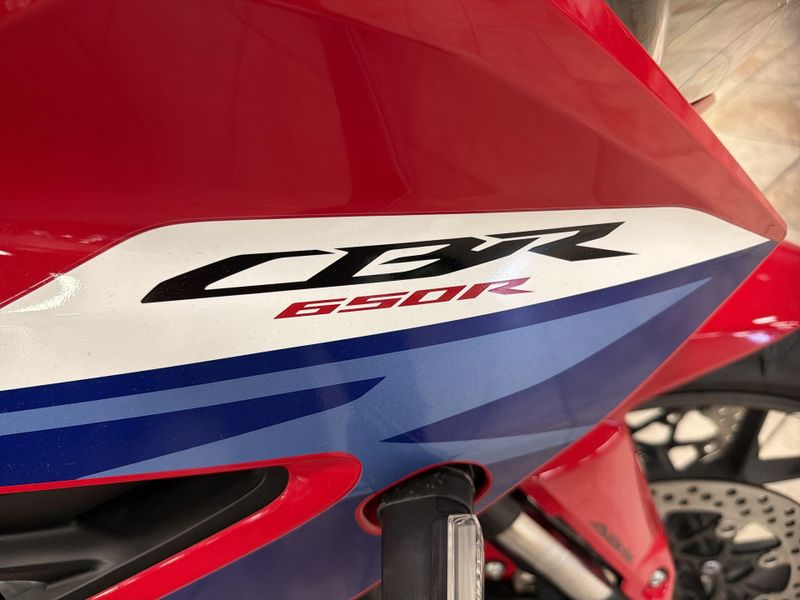 New 2026 Honda CBR650R E-CLUTCH Image 27