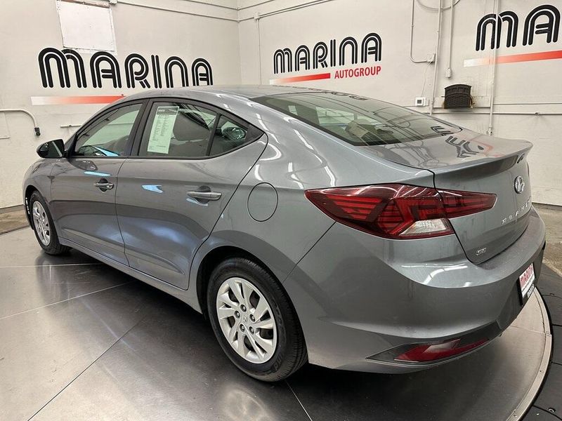 2019 Hyundai Elantra SEImage 12