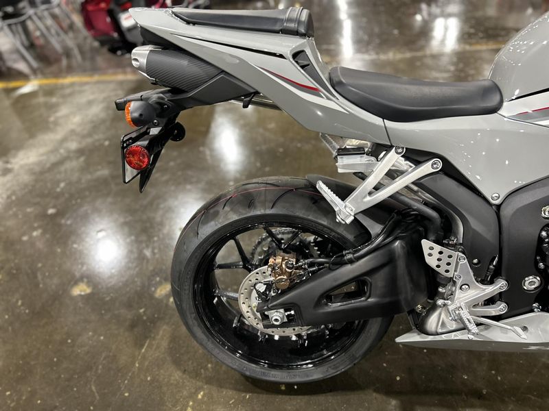 New 2026 Honda CBR600RR Image 17