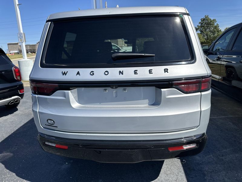 2023 Jeep Wagoneer Series CarbideImage 8
